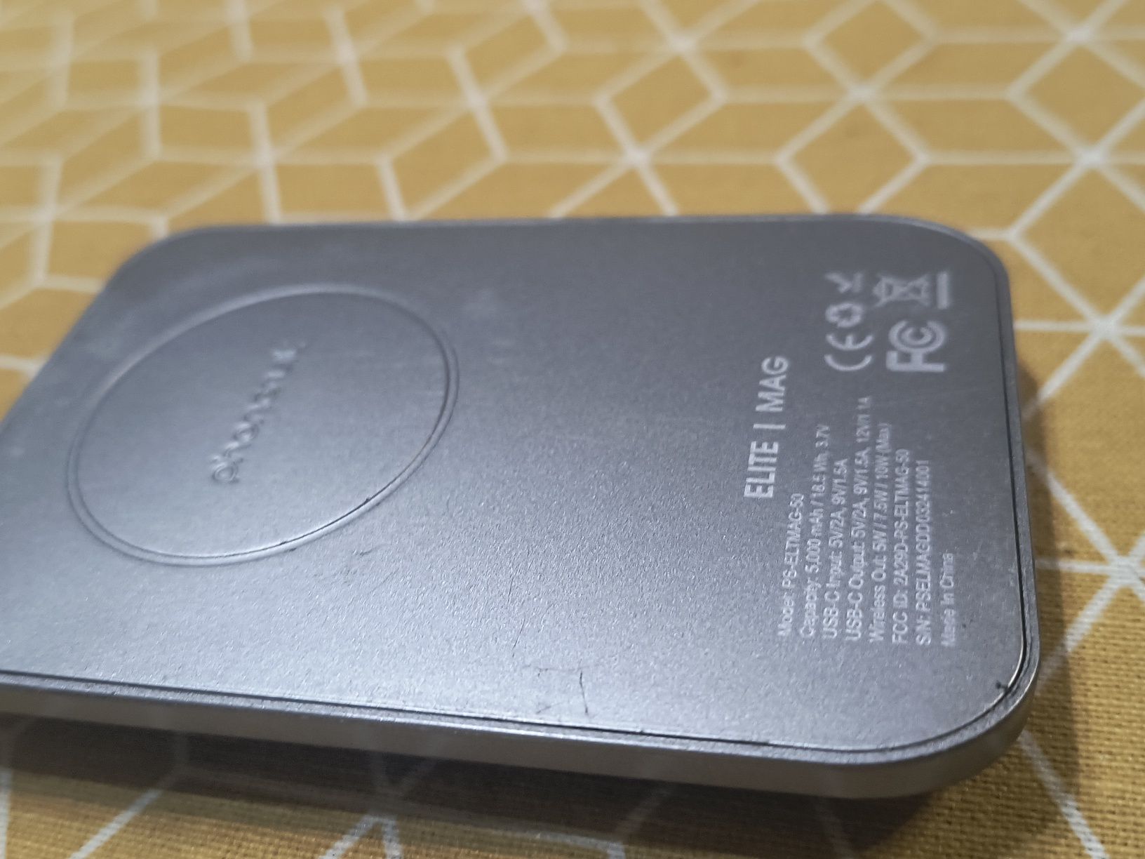 преносима батерия за вашия iPhone.
PhoneSuit Elite Mag | Magnetic Wire