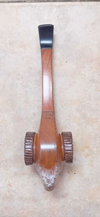 Лула за пушене "Овен". Дърворезба от Генадий Никитин.