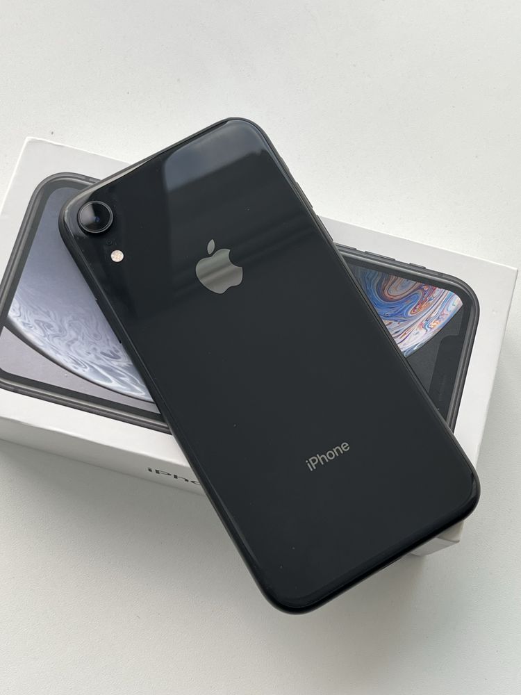 Iphone Xr в отличном состоянии, не работает сим лот