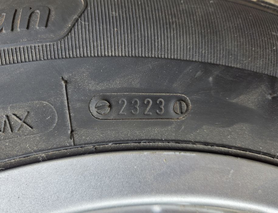 Продавам джанти с гуми 195/65R15 5х112