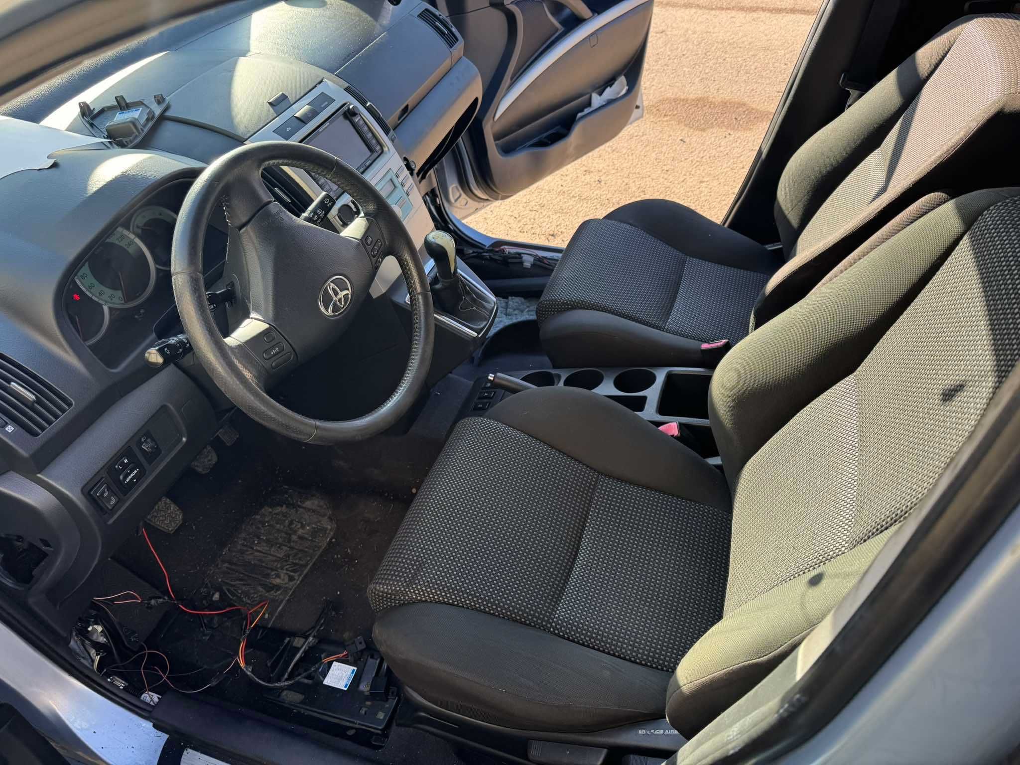 toyota corolla verso 2.2 d-cat navi на части тойота  корола версо