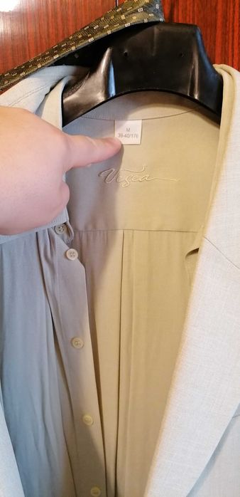 Подарявам 2бр костюми за бал