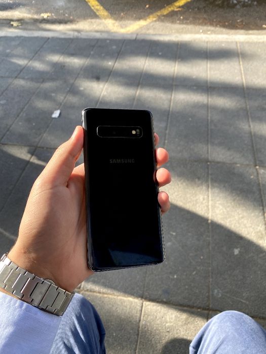 Samsung S10     .