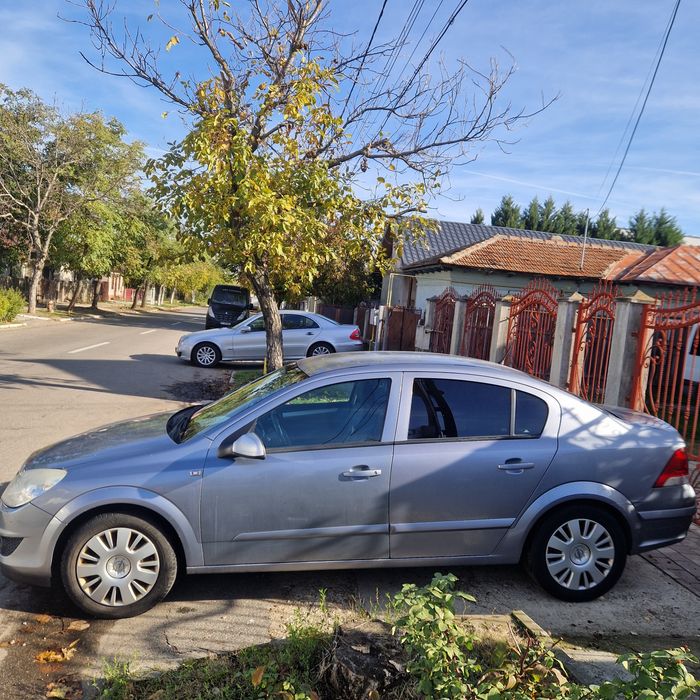 Opel Astra Sedan