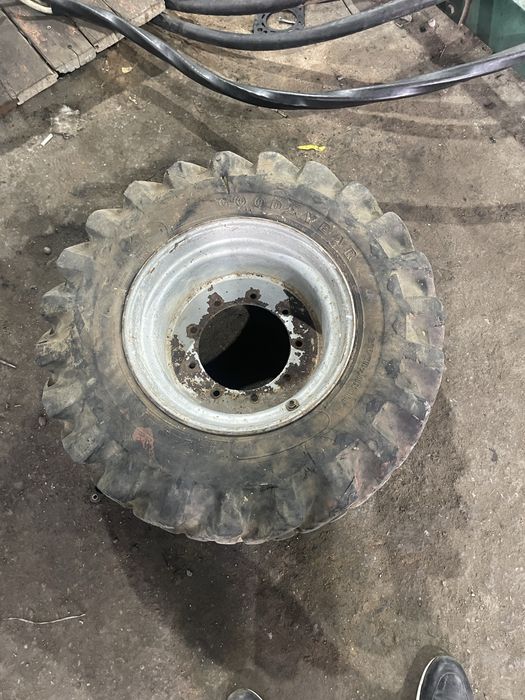 Колеса на ножничный подьемник Haulottr H18