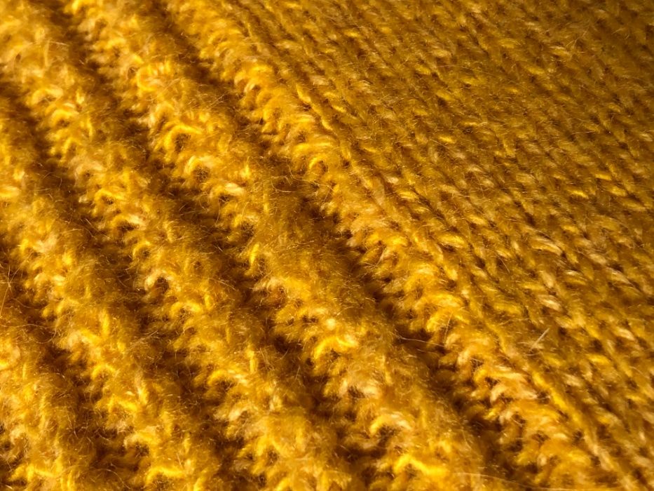 pulover lana/mohair cu model lucrat manual