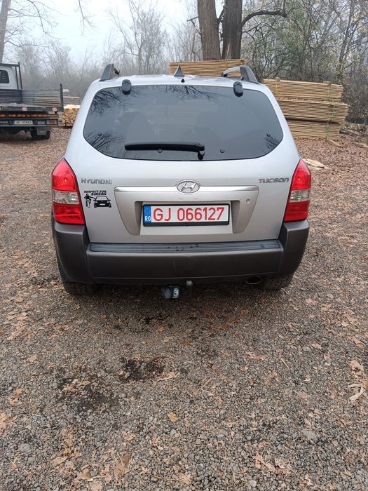 Vând Hyundai tucson 2000i