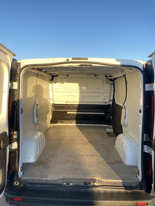 Inchiriez duba fara sofer