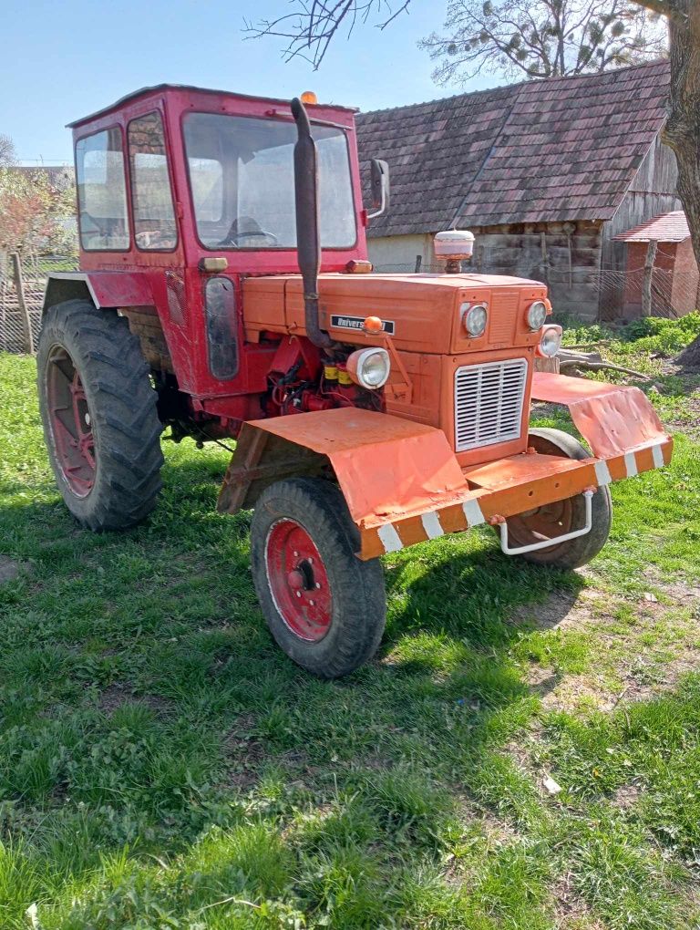 Vând Tractor UTB 650