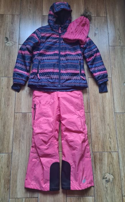 Costum schi                      .