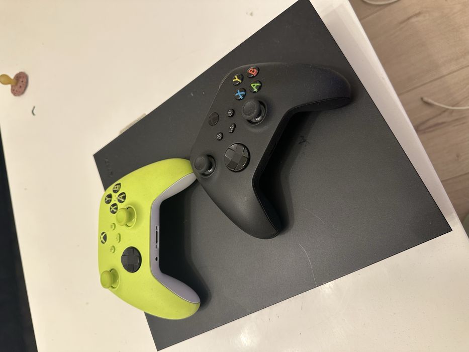 Xbox one x in stare foarte buna