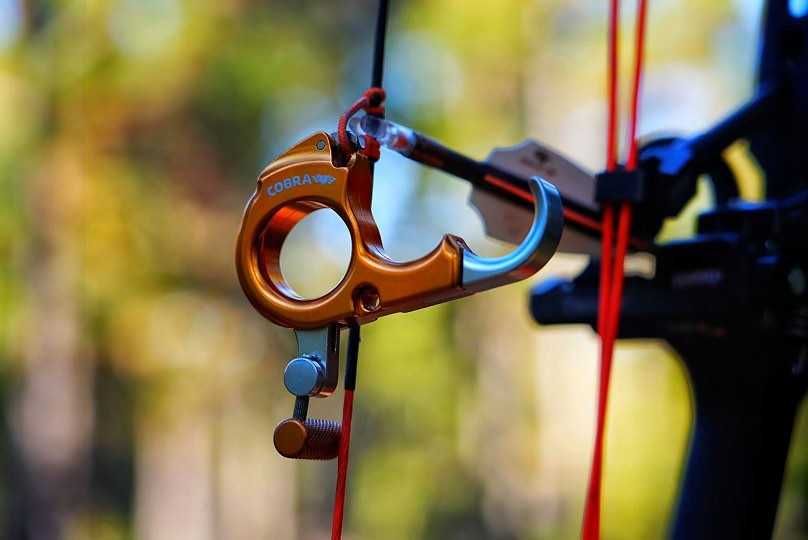 Release arc compound Cobra Harvester - thumb release & wrist lanyard