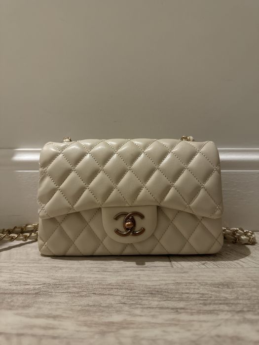 сумка Chanel молочного цвета