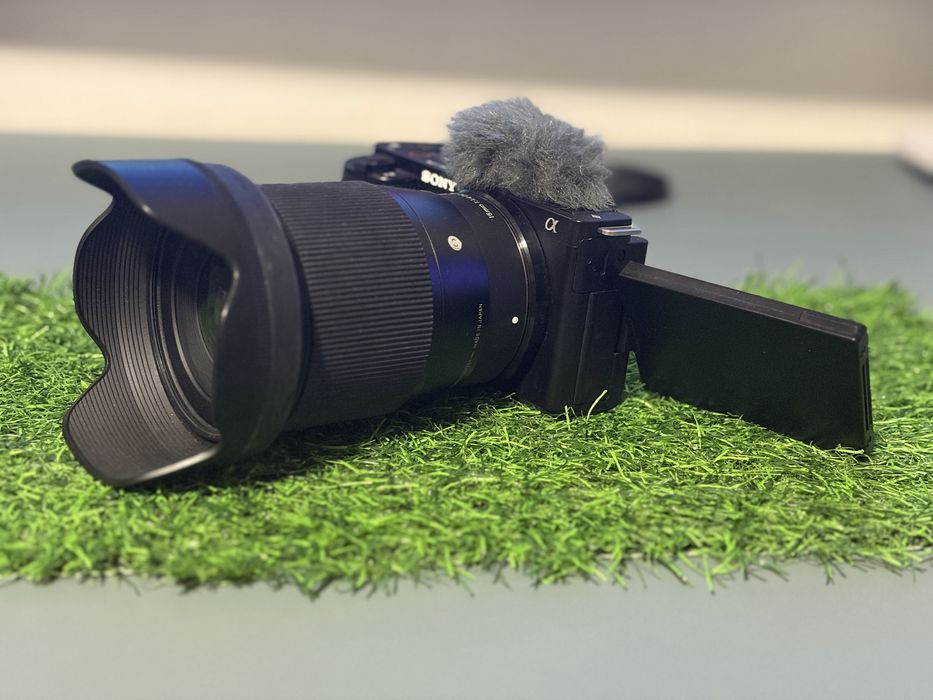 Sony ZV E10 + Sigma 16mm F1.4