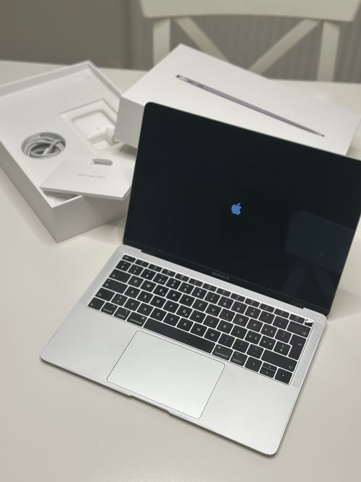 MacBook Air Retina, 13 inch, 2018 stare bună