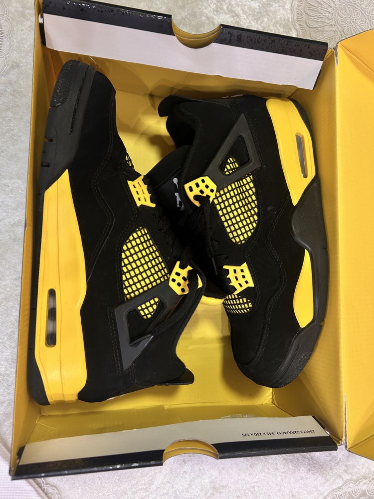 Jordan 4 Yellow Thunder