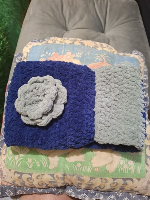 Зимни ленти и шапки с уши и без различни цветове