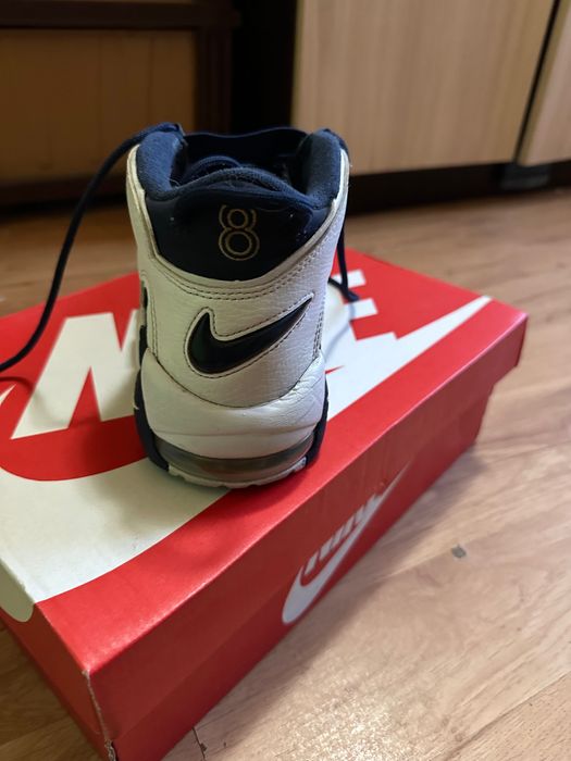 Nike обувки uptempo