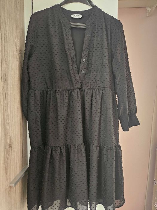 Рокля Reserved .