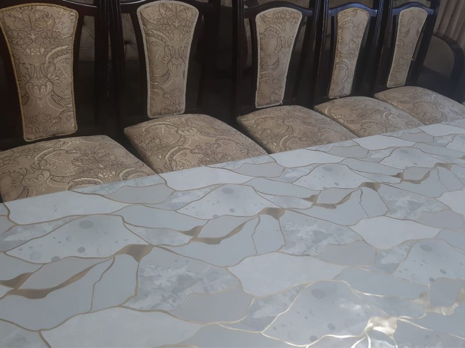 Стол со стульями