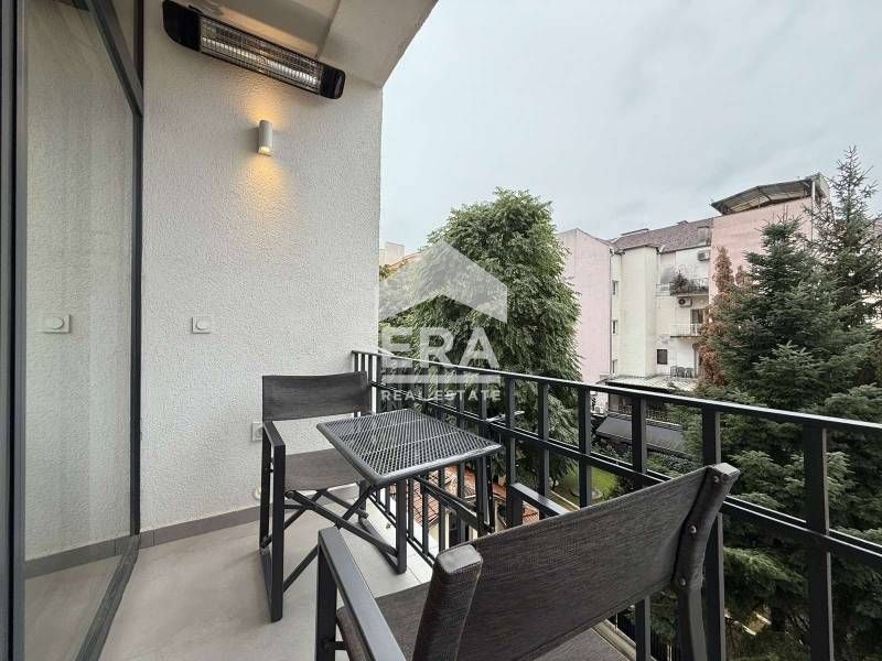 Елегантен тристаен апартамент на ул. 6-ти Септември - Жълтите павета