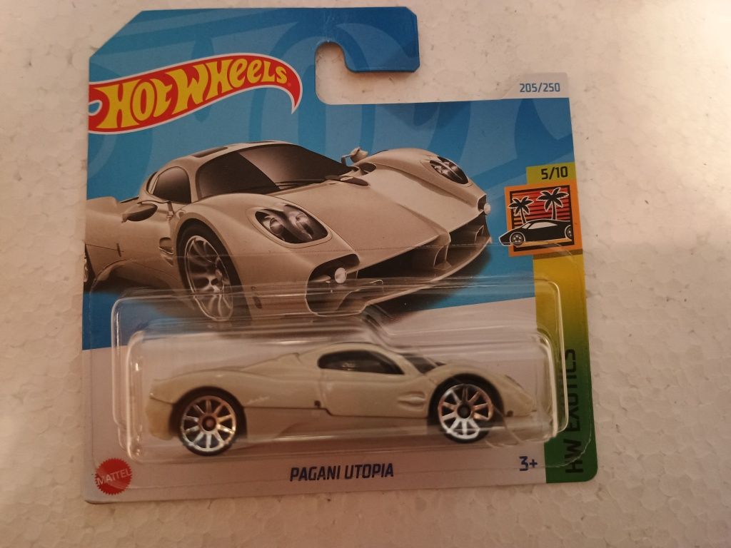 Hot Wheels количка Pagani Utopia