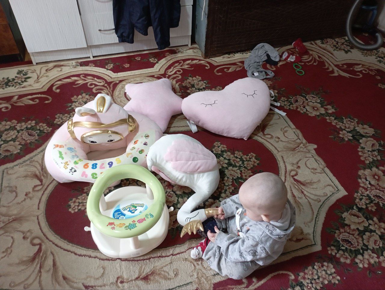 Коляска палас сиди на машине садится