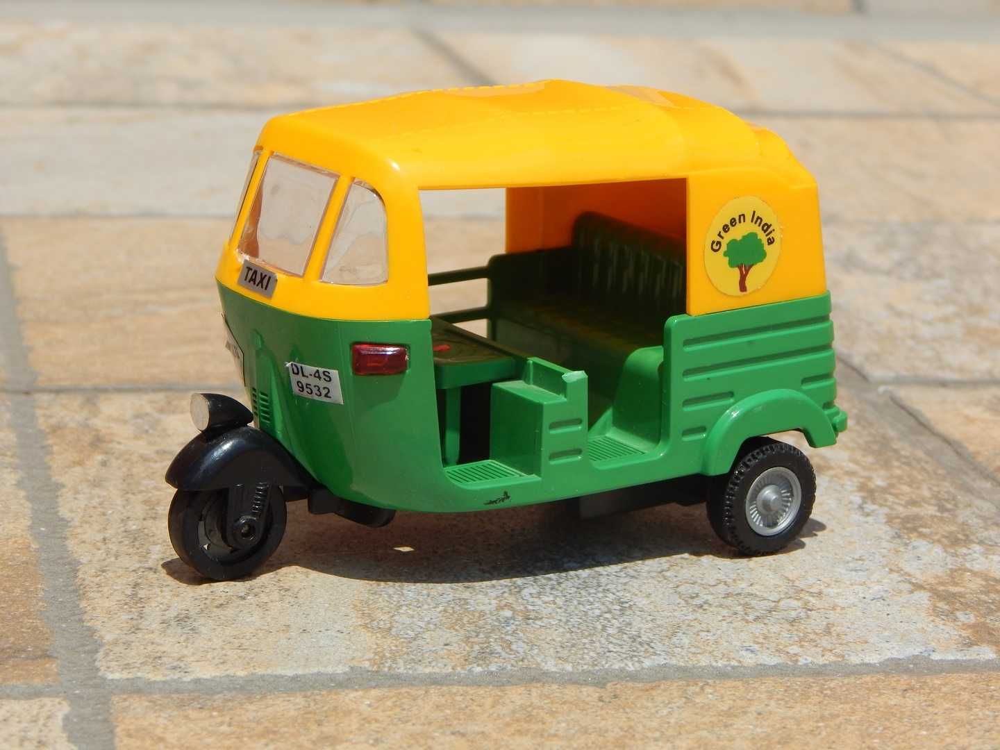 Jucarie taxi triciclu indian Tuk Tuk Green din plastic fabricat India