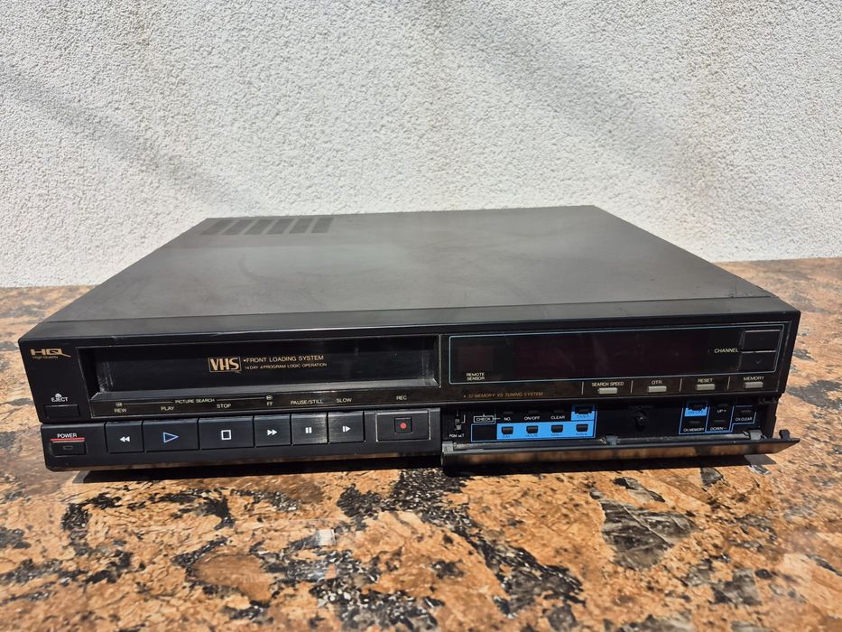 Vand video marca Megavision model VCR-33DAD,made in japan 

- video ca