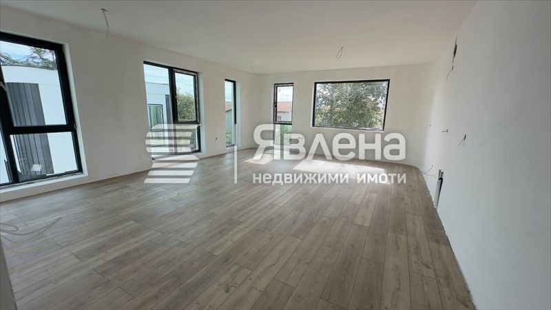 Тристаен апартамент