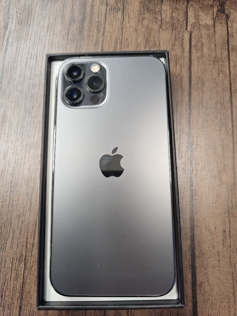 Продавам IPHONE 12 Pro 256