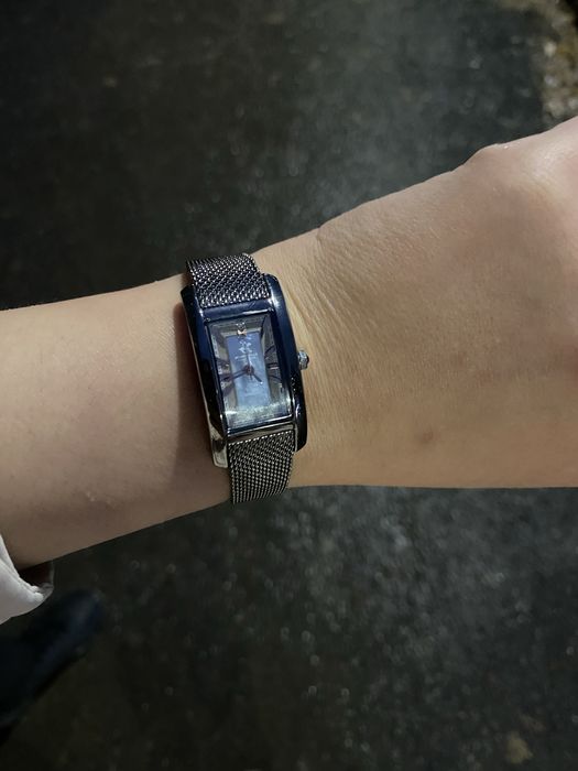 Продам часы кварцевые в идеальном состоянии