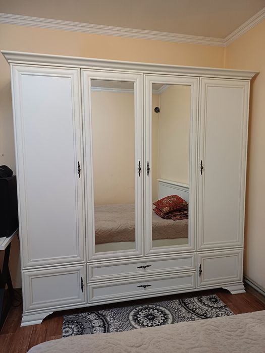 Шкаф от спального гарнитура