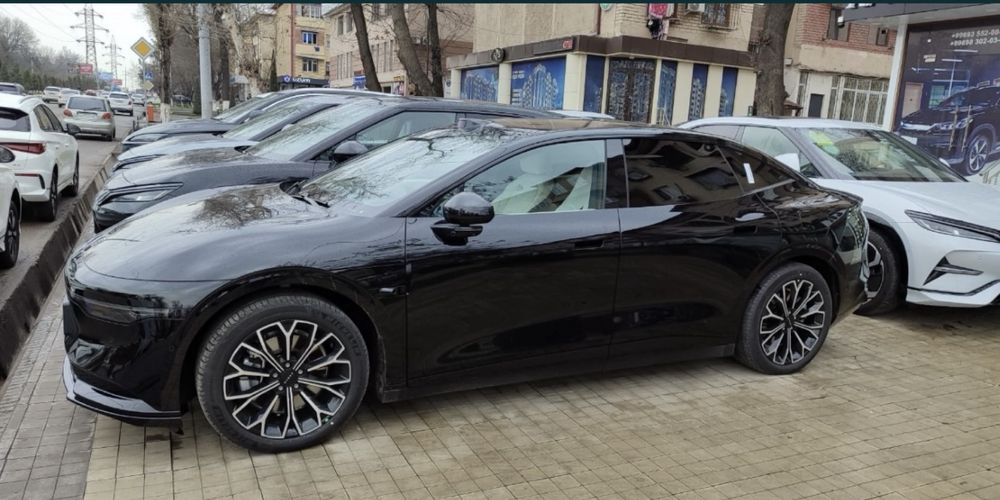 Zeekr 007 запаз хода 870 км акумалятор 100 kw
