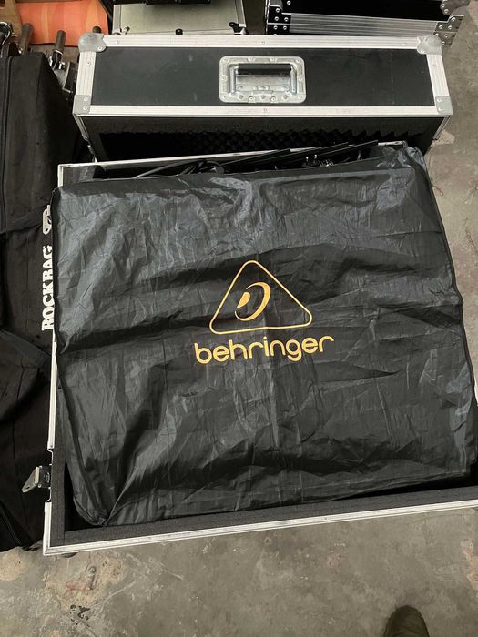 Mixer digital Behringer X32 cu flightcase