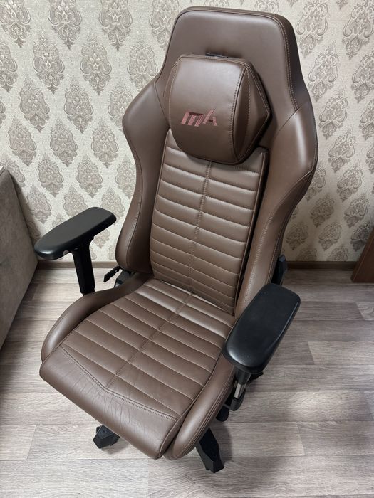 Игровое кресло DXRacer Master