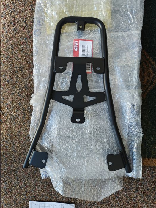 Accesorii NOI Piaggio 1: Parbriz Puig înalt + Suport Cutie Spate Givi