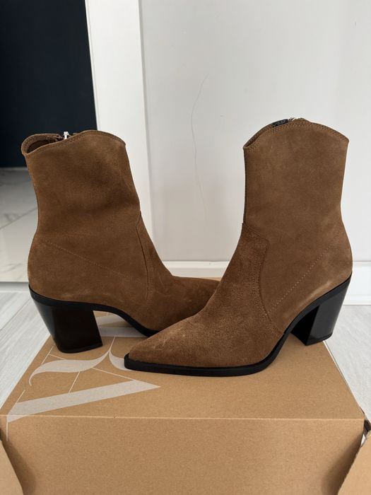 Zara велурени боти