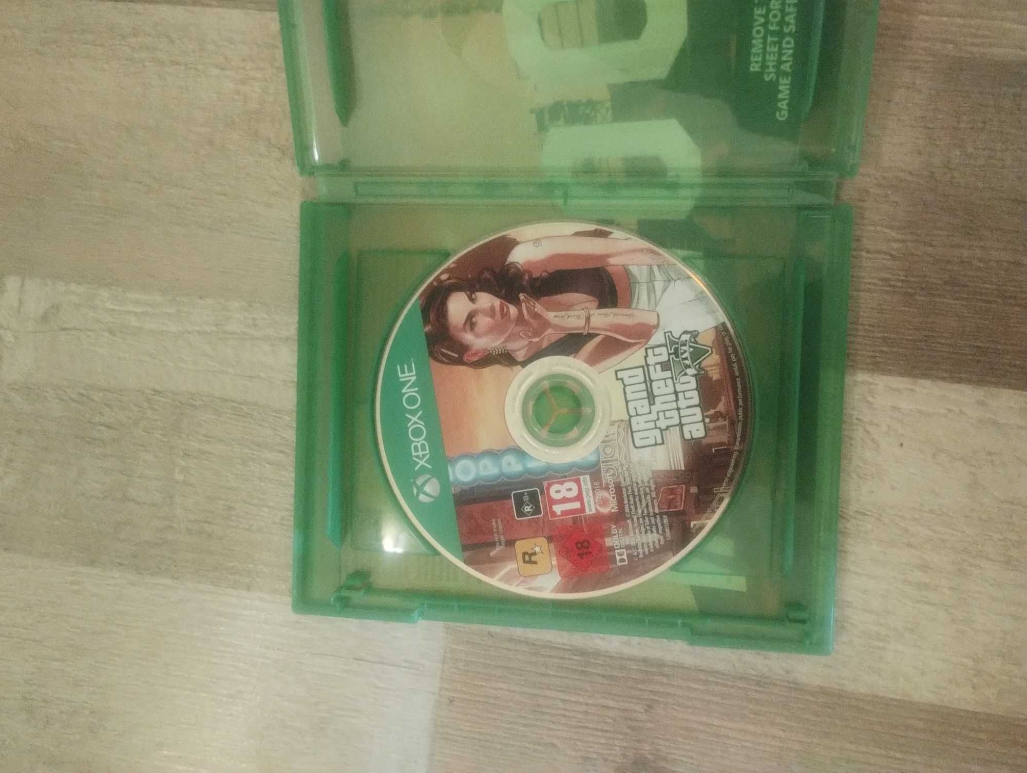 Xbox one s много добро състояние