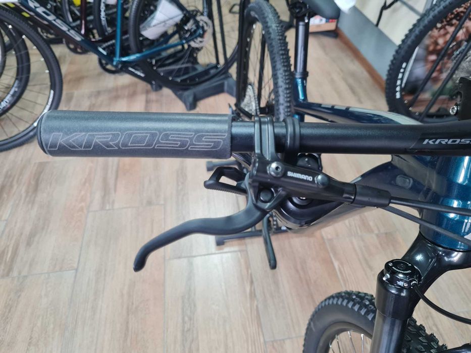 Bicicleta Kross Earth 2.0 M 29 S in stoc la Est Bike Funky Sports