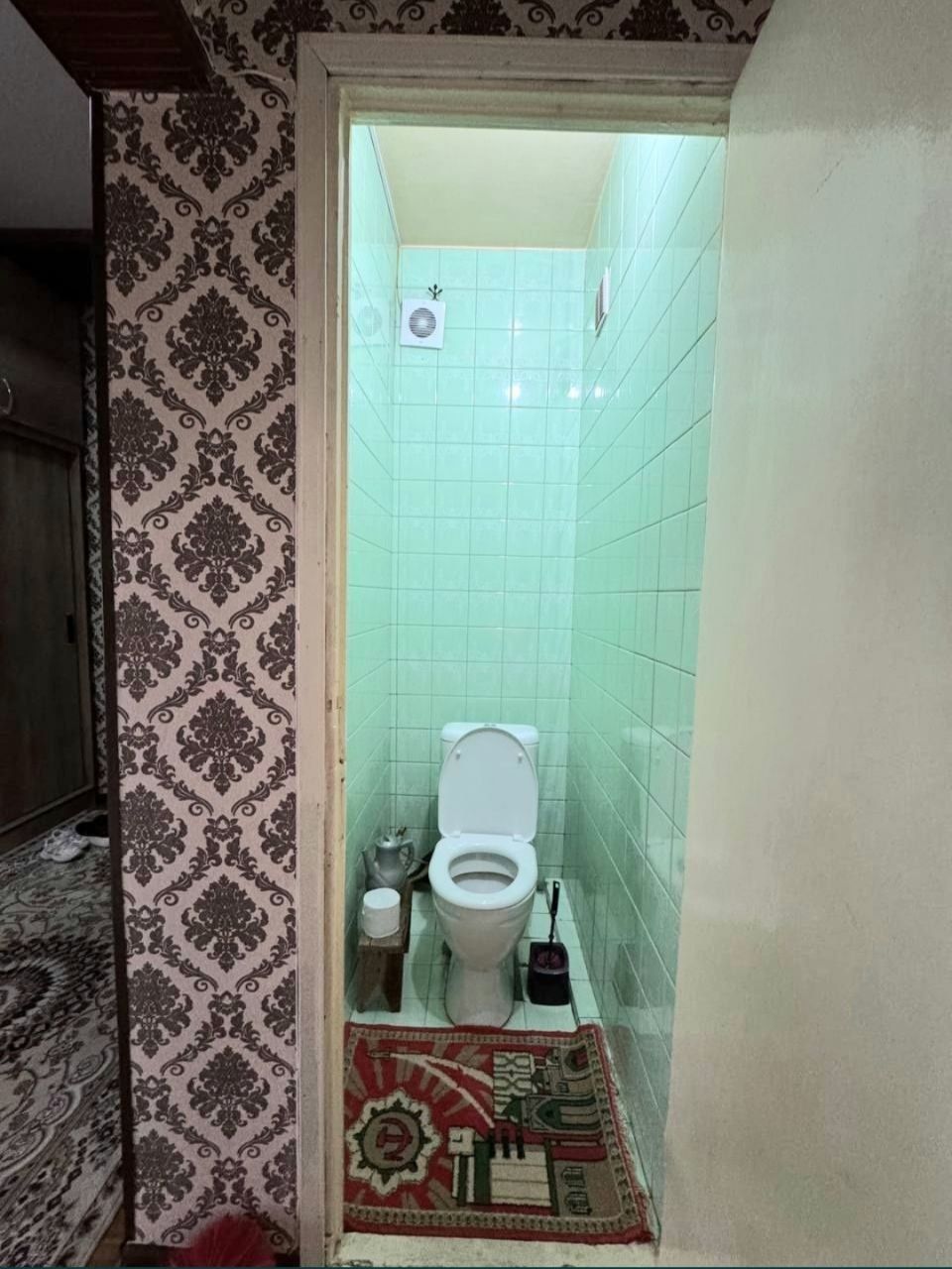 Yakkasaroy tumani 2xonali  uy sotiladi