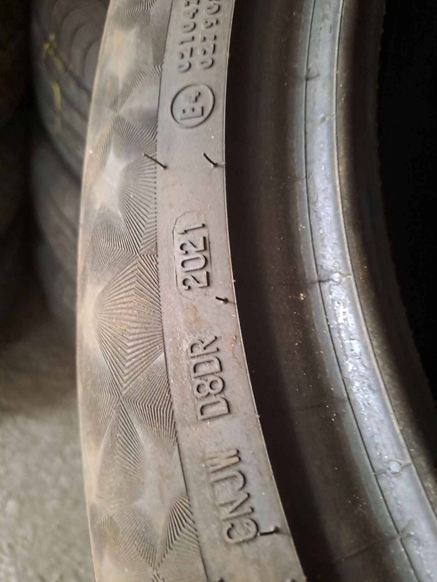 245/50 R18 Continetlal