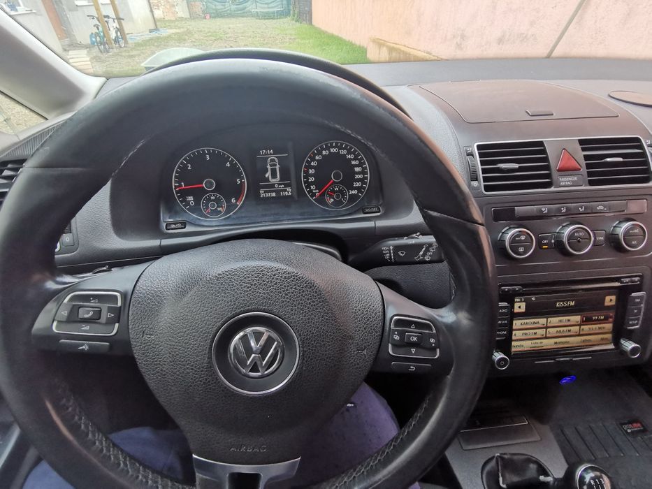 VW Touran 2.0 TDI Bluemotion 2014 140CP