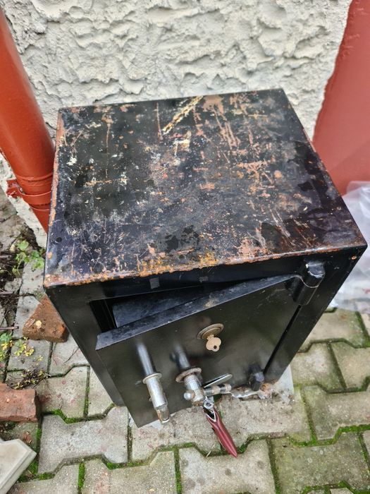 Casa valori seif romanesc 2 rânduri chei 60 x 40 cm ,150 kg,stare buna