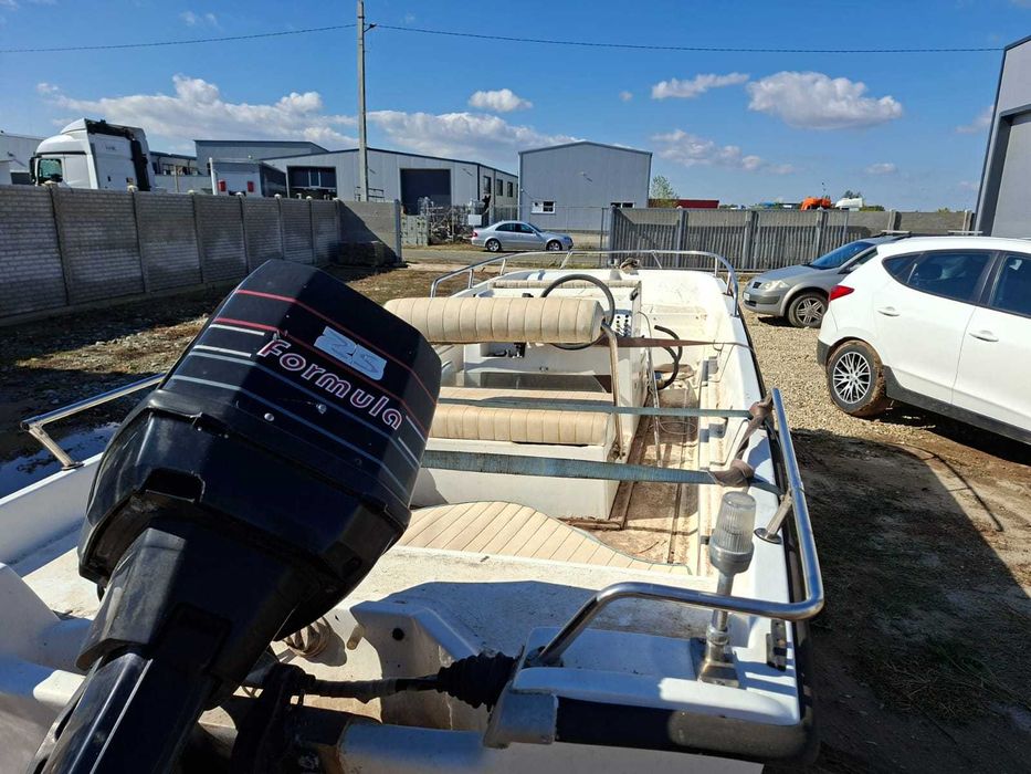 Barca trimaran Hellas cu motor Mercury 25-50 in doi timpi