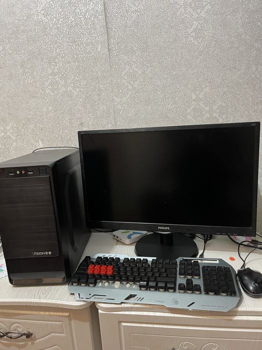 Продам игровой компьютер с монитор