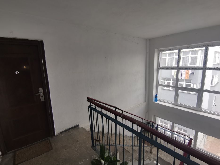 Vand apartament in centru Rovinari  4 camere