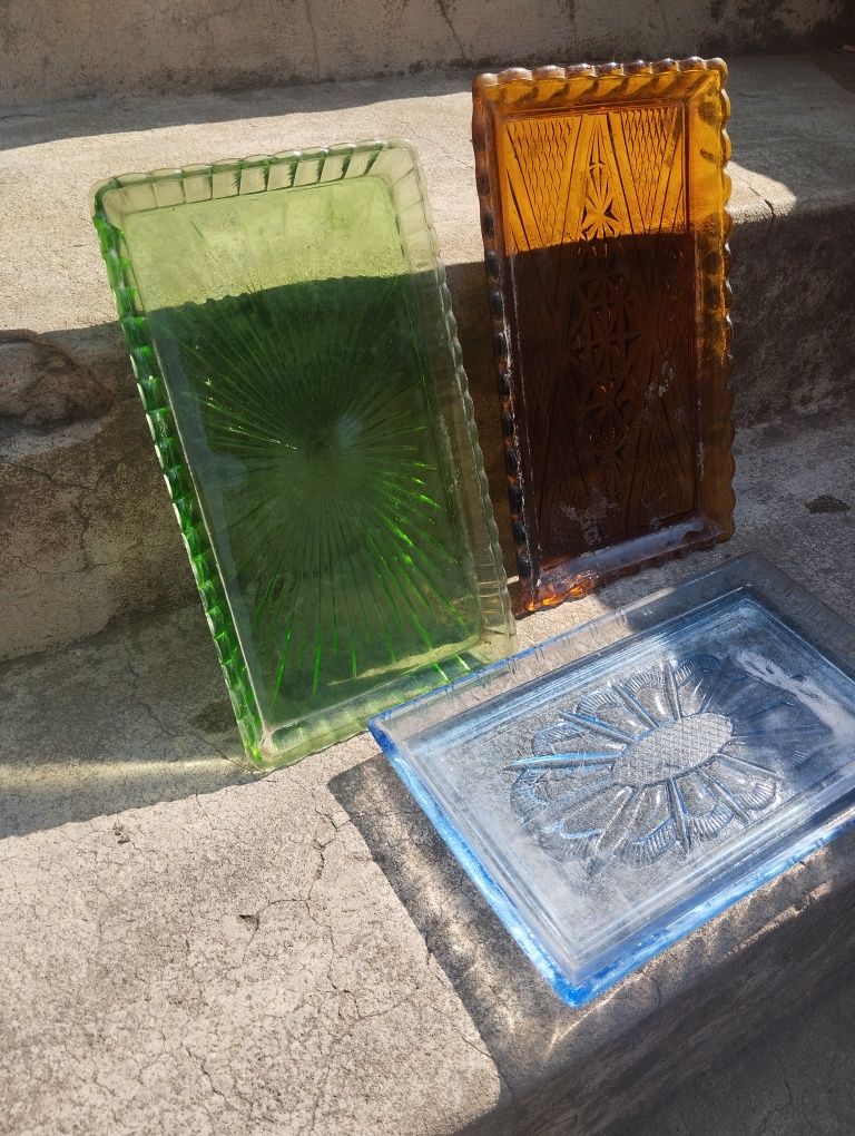 стари цветни чинийки