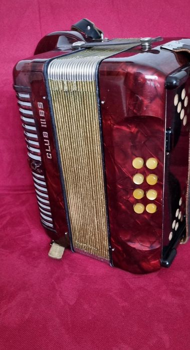 Acordeon HOHNER club III B5