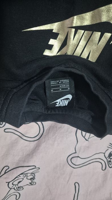 2 броя суитчъри "Nike"